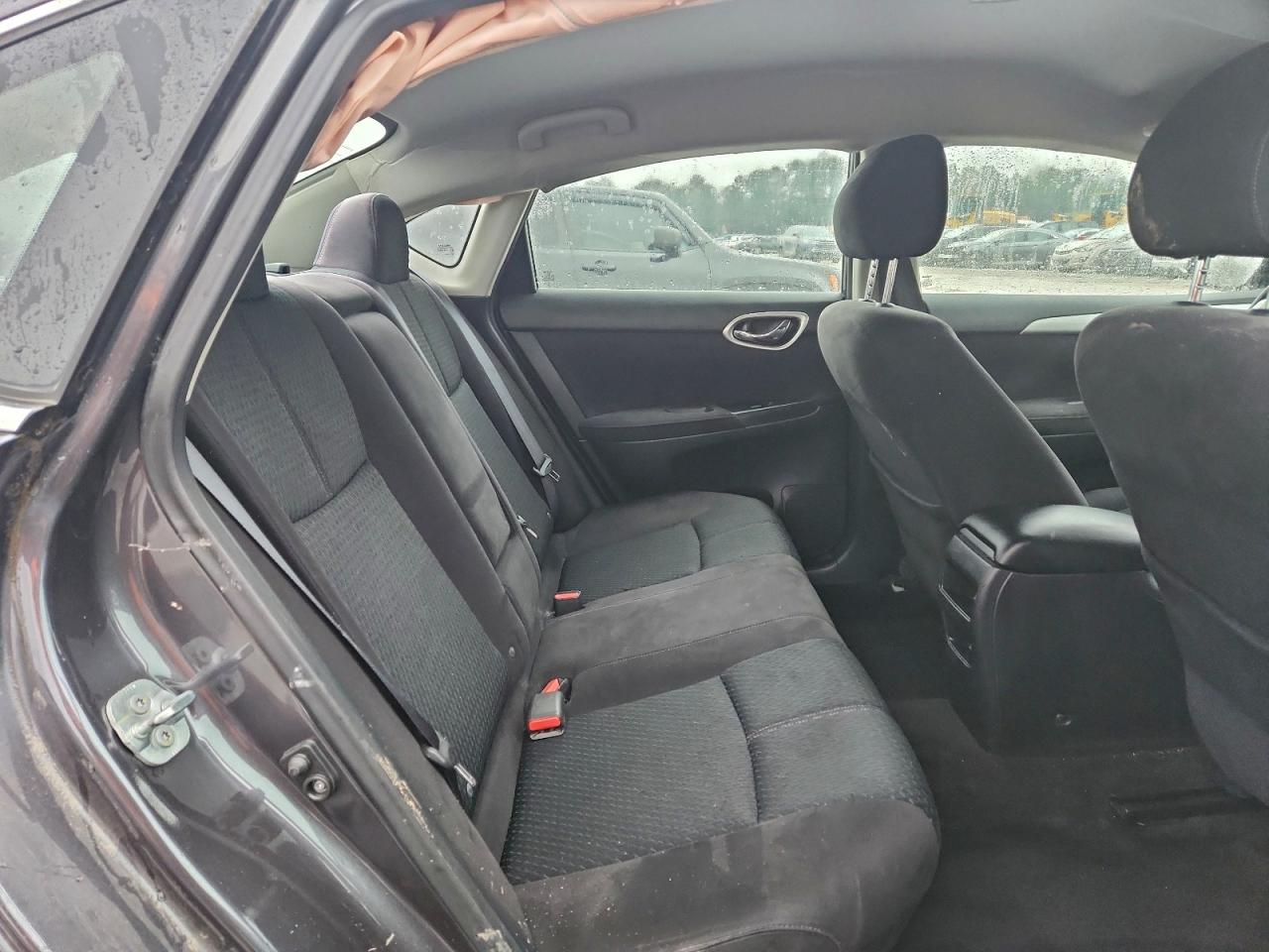 Nissan Sentra S Image 7