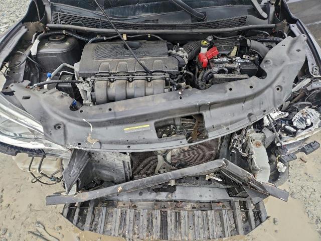 Nissan Sentra S Image 2