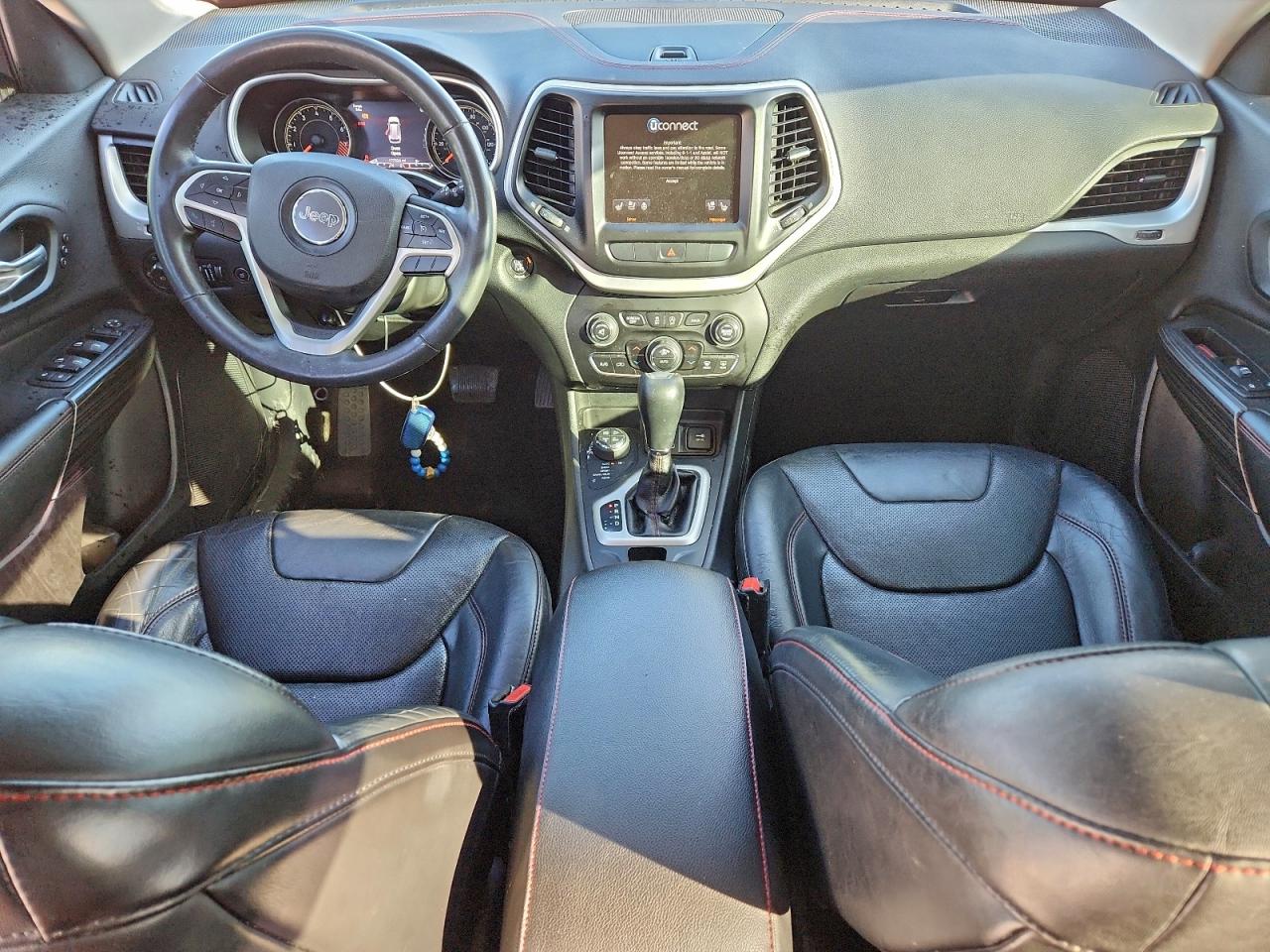 Jeep Cherokee Trailhawk Image 3