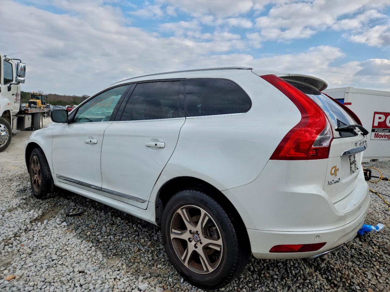 Volvo XC60 T6 Platinum Image 3