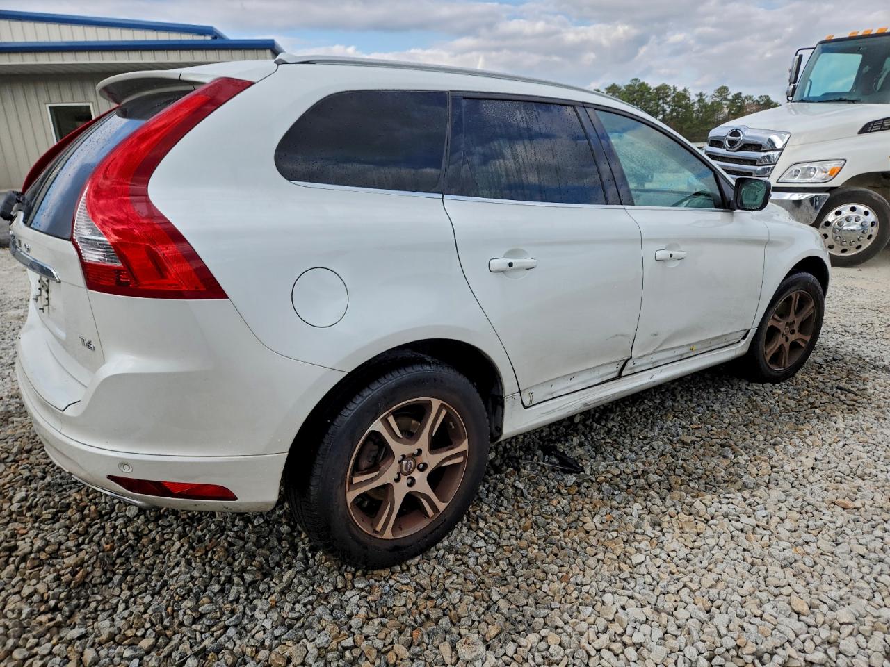 Volvo XC60 T6 Platinum Image 5