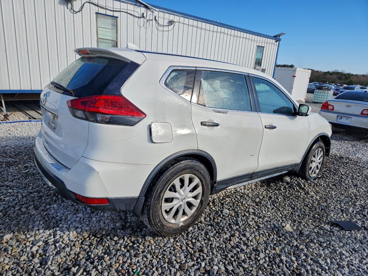 Nissan Rogue S Image 2
