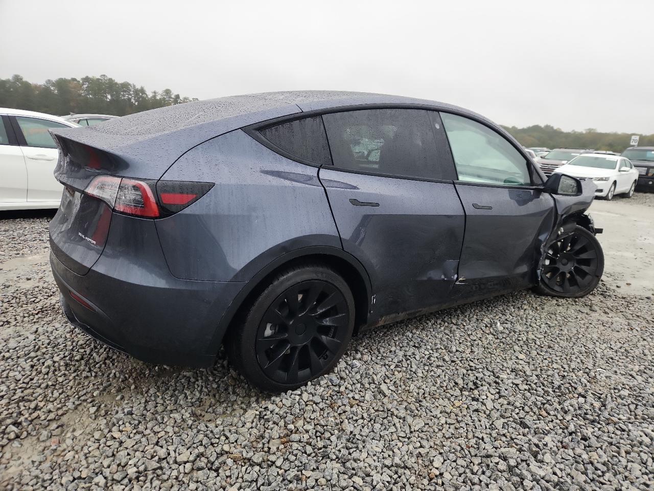 Tesla Model Y Image 7