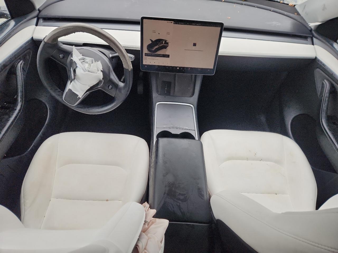 Tesla Model Y Image 9