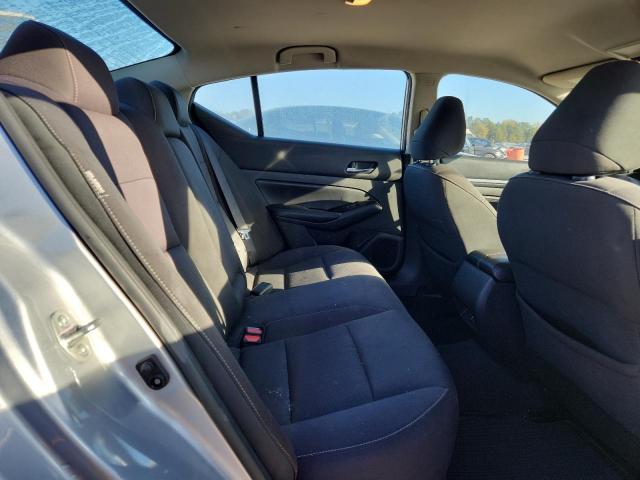 Nissan Altima Sv Image 6