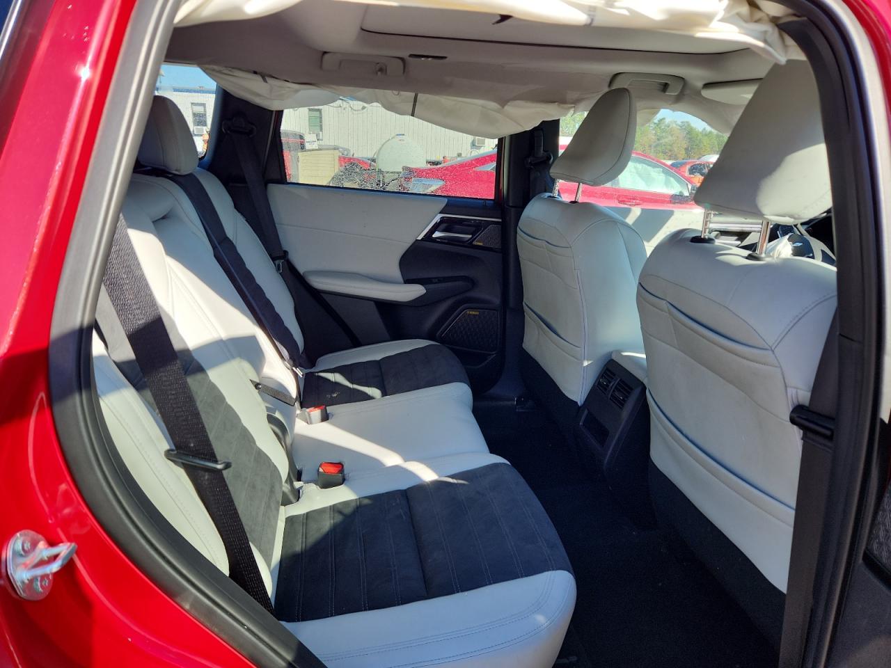 Mitsubishi Outlander Se Image 12