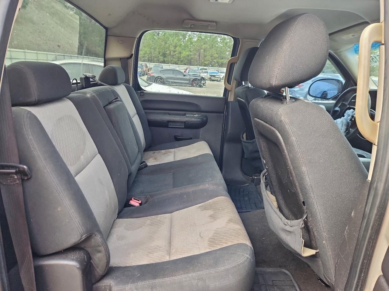 GMC Sierra C1500 Image 8