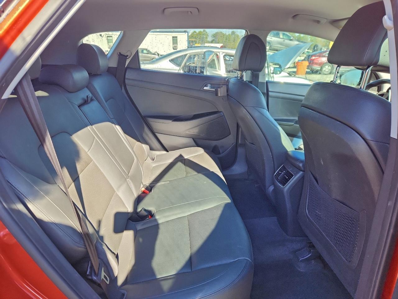 Hyundai TUCSON Limited Image 4