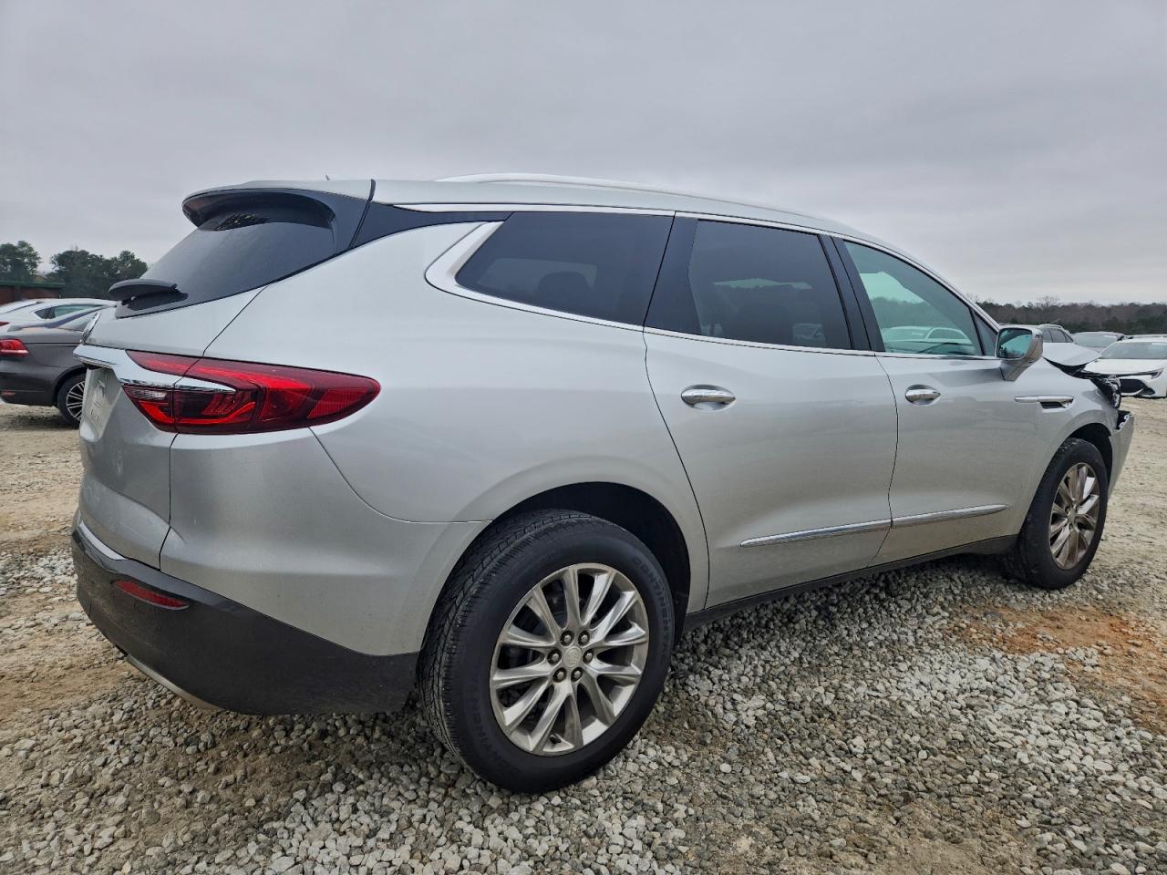 Buick Enclave Essence Image 9