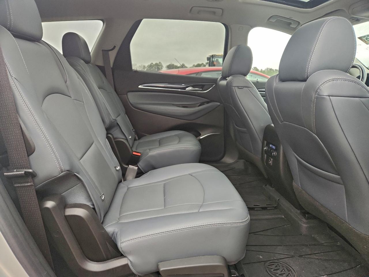 Buick Enclave Essence Image 3