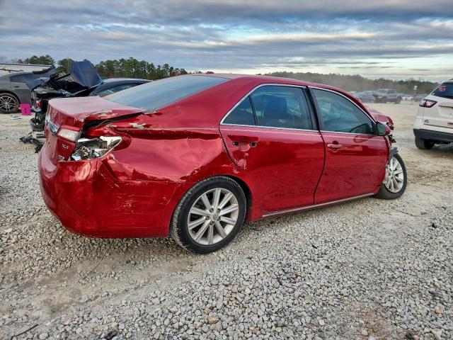 Toyota Camry Hybrid Image 3