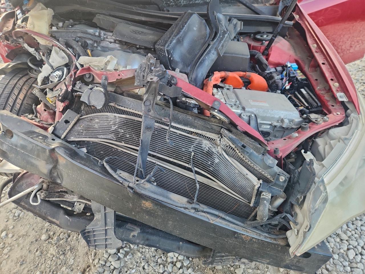 Toyota Camry Hybrid Image 7