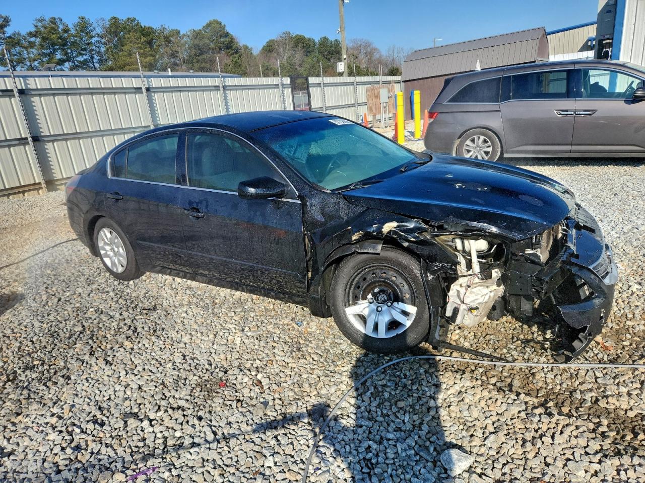 Nissan Altima Base Image 9