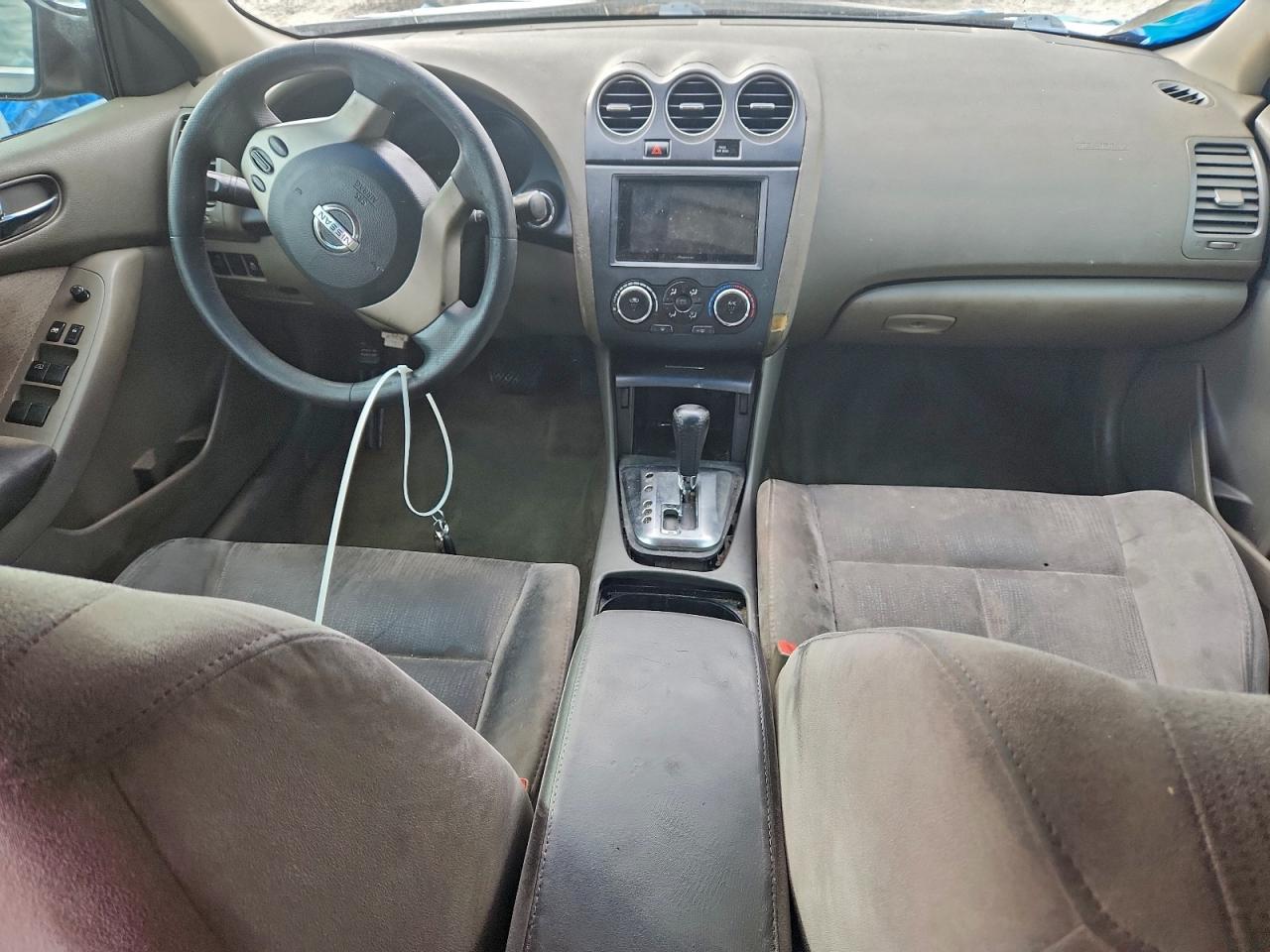 Nissan Altima Base Image 7