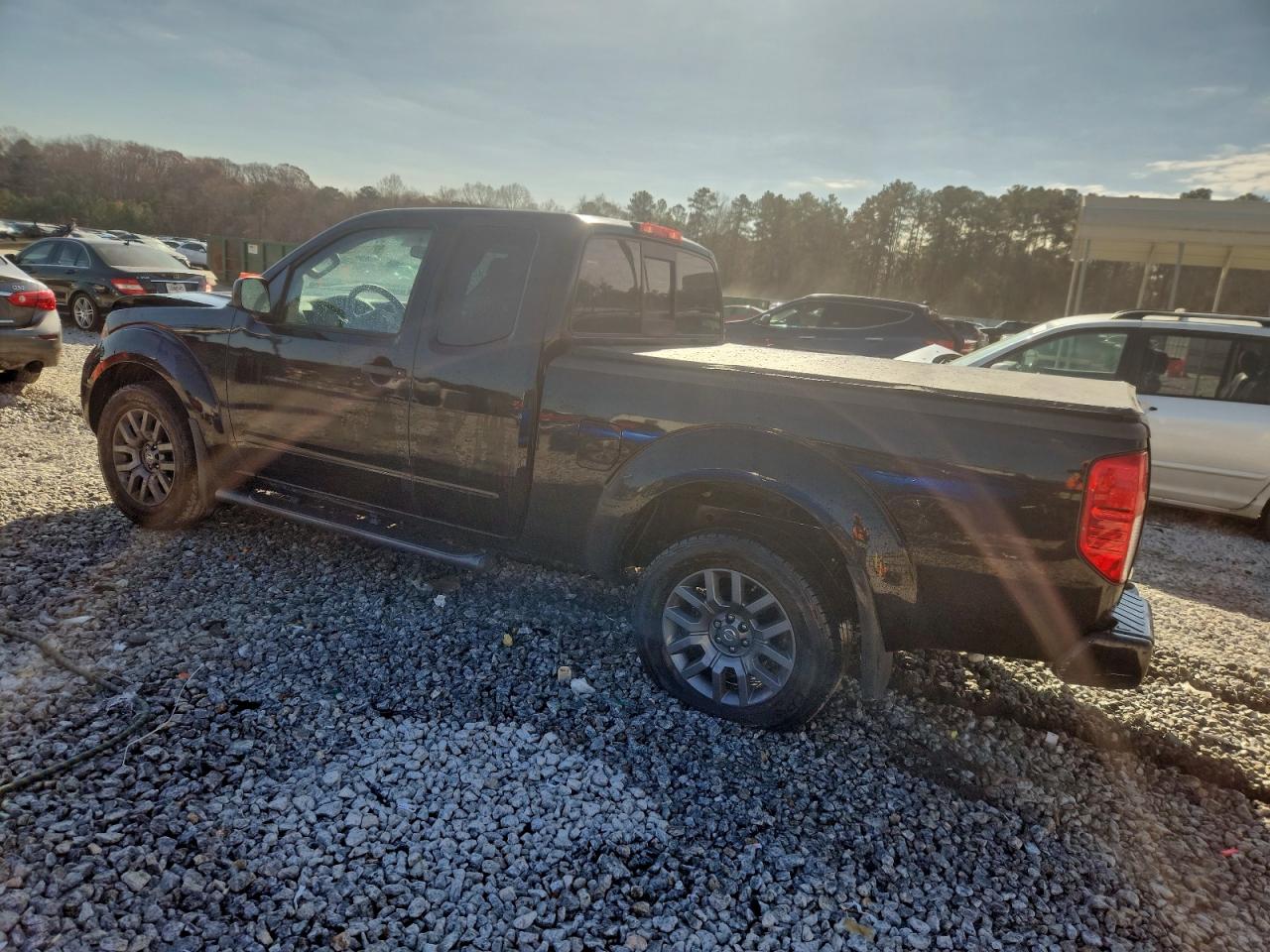 Nissan Frontier Sv Image 3