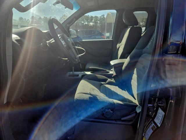 Nissan Frontier Sv Image 11