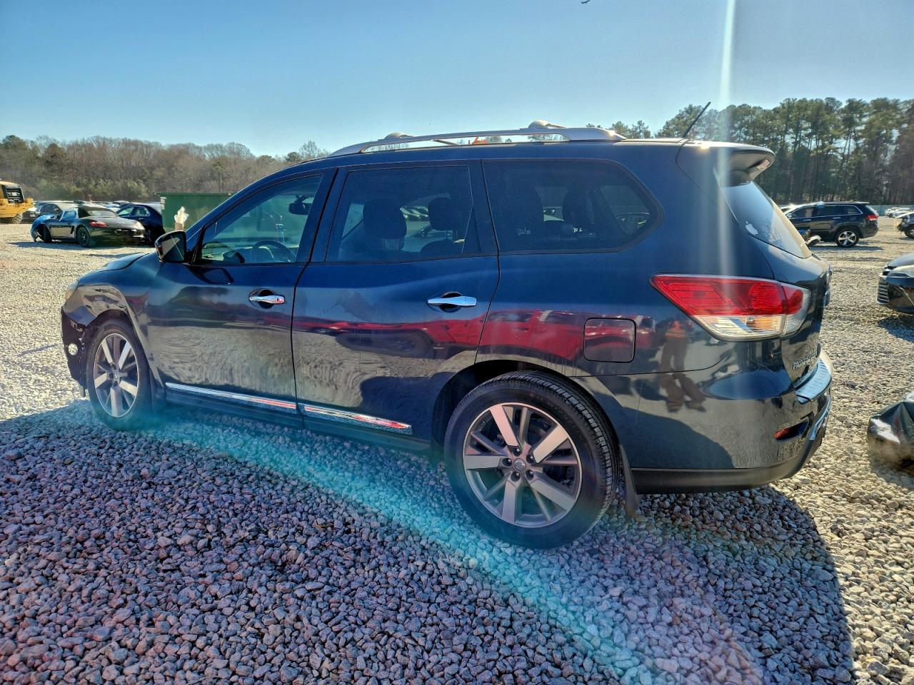 Nissan Pathfinder S Image 11