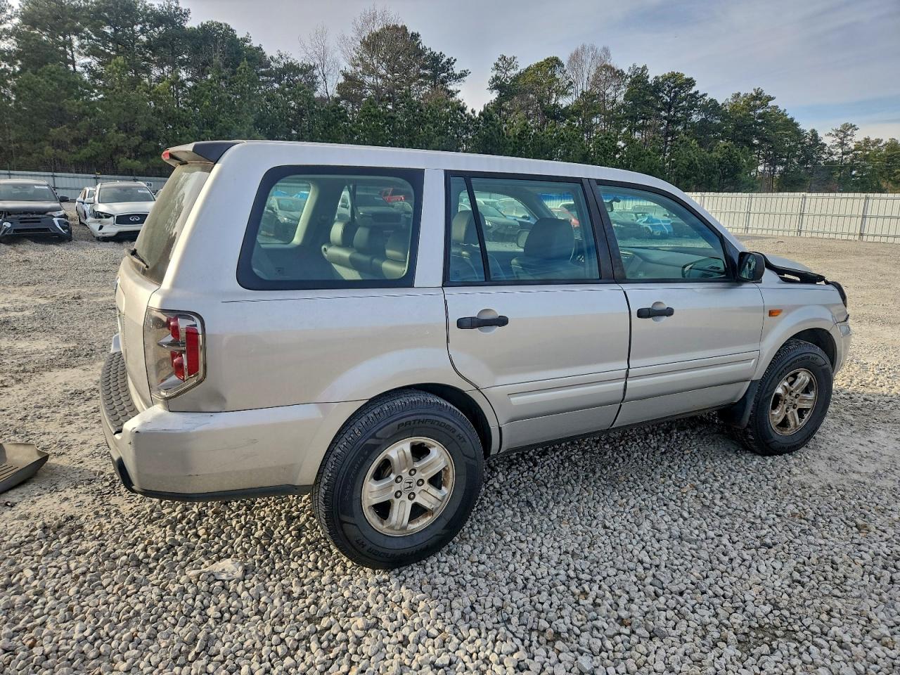 Honda Pilot Lx Image 12