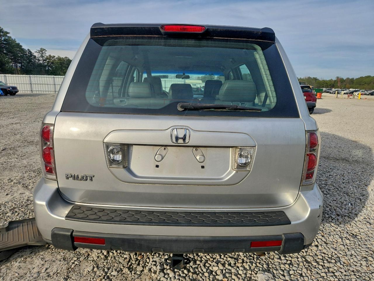 Honda Pilot Lx Image 3