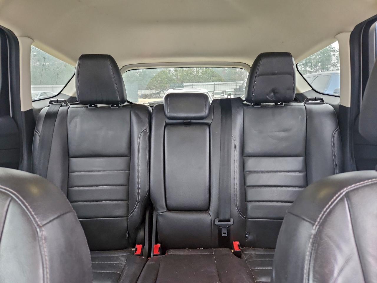 Ford Escape Titanium Image 12