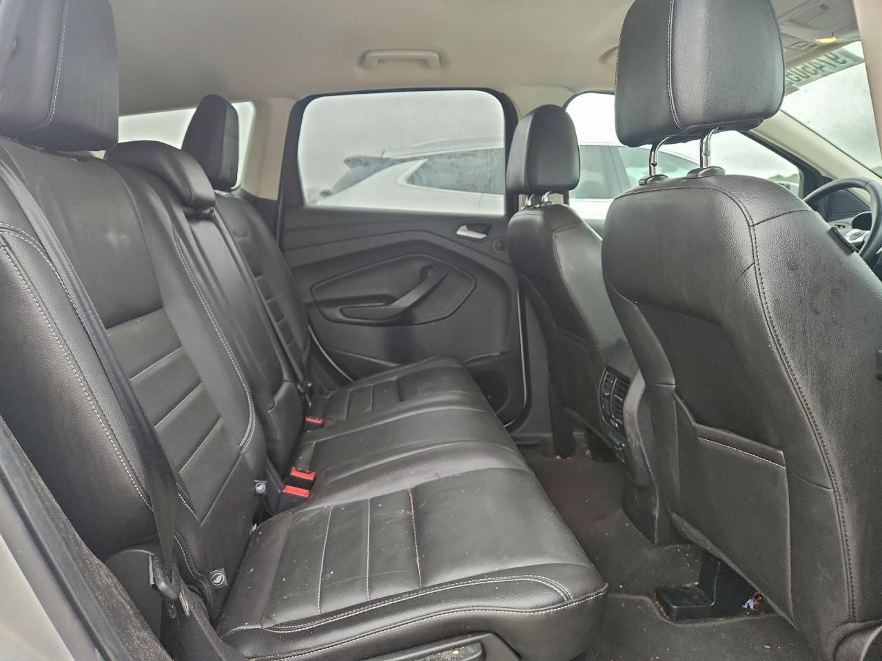 Ford Escape Titanium Image 11