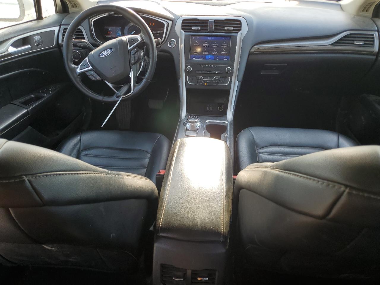 Ford Fusion Sel Image 11