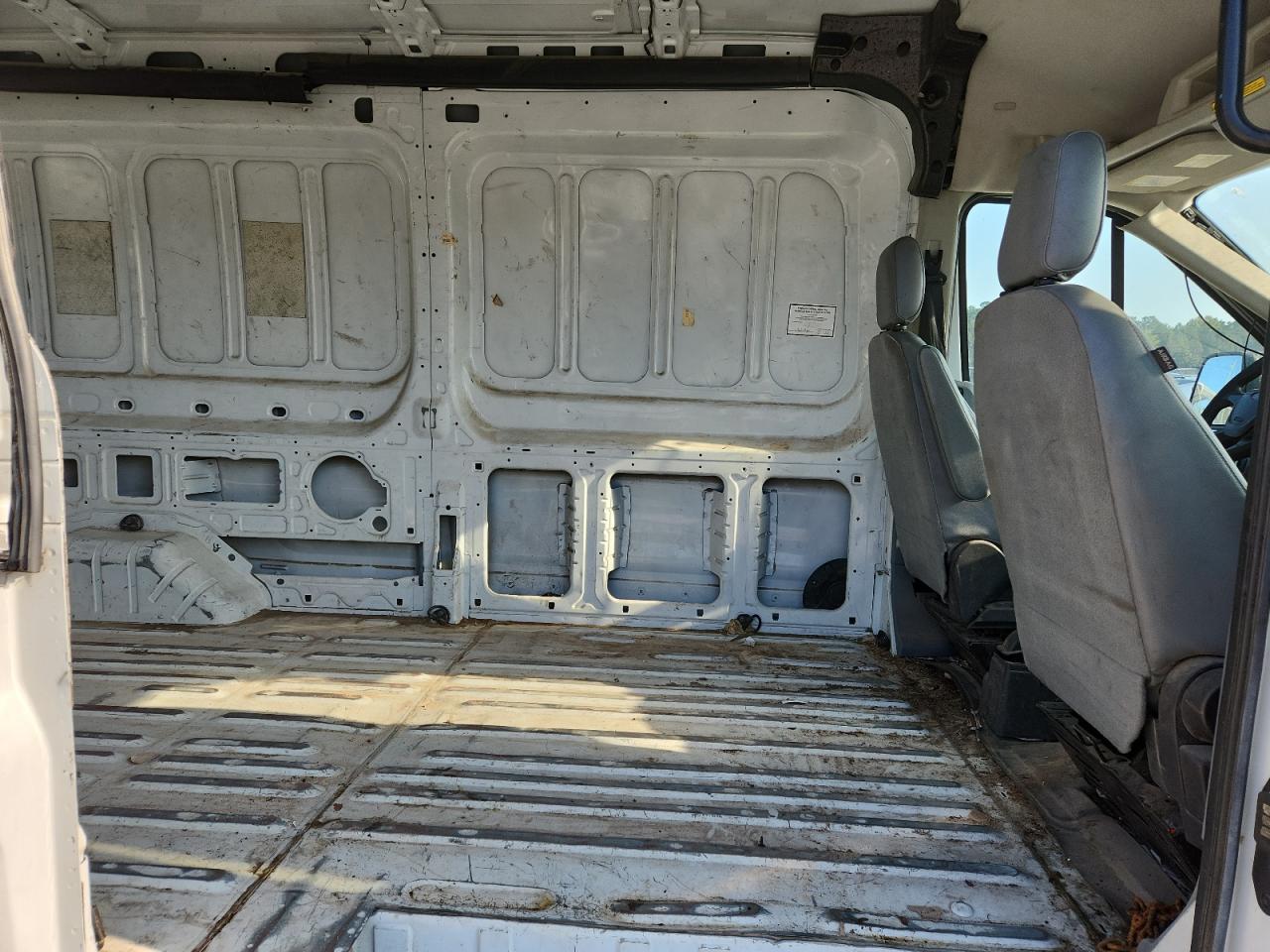 Ford Transit T-250 Image 8