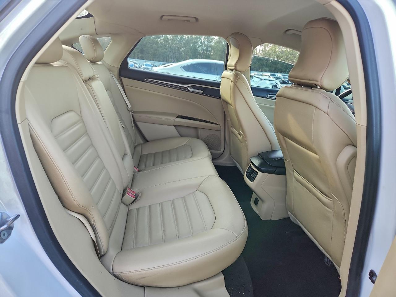 Ford Fusion Se Image 9