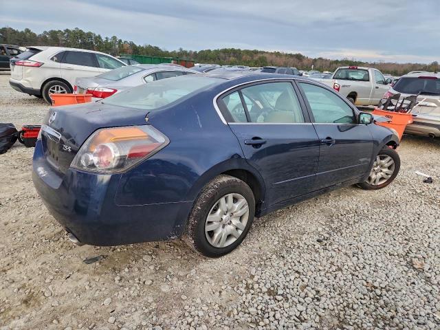 Nissan Altima Base Image 8