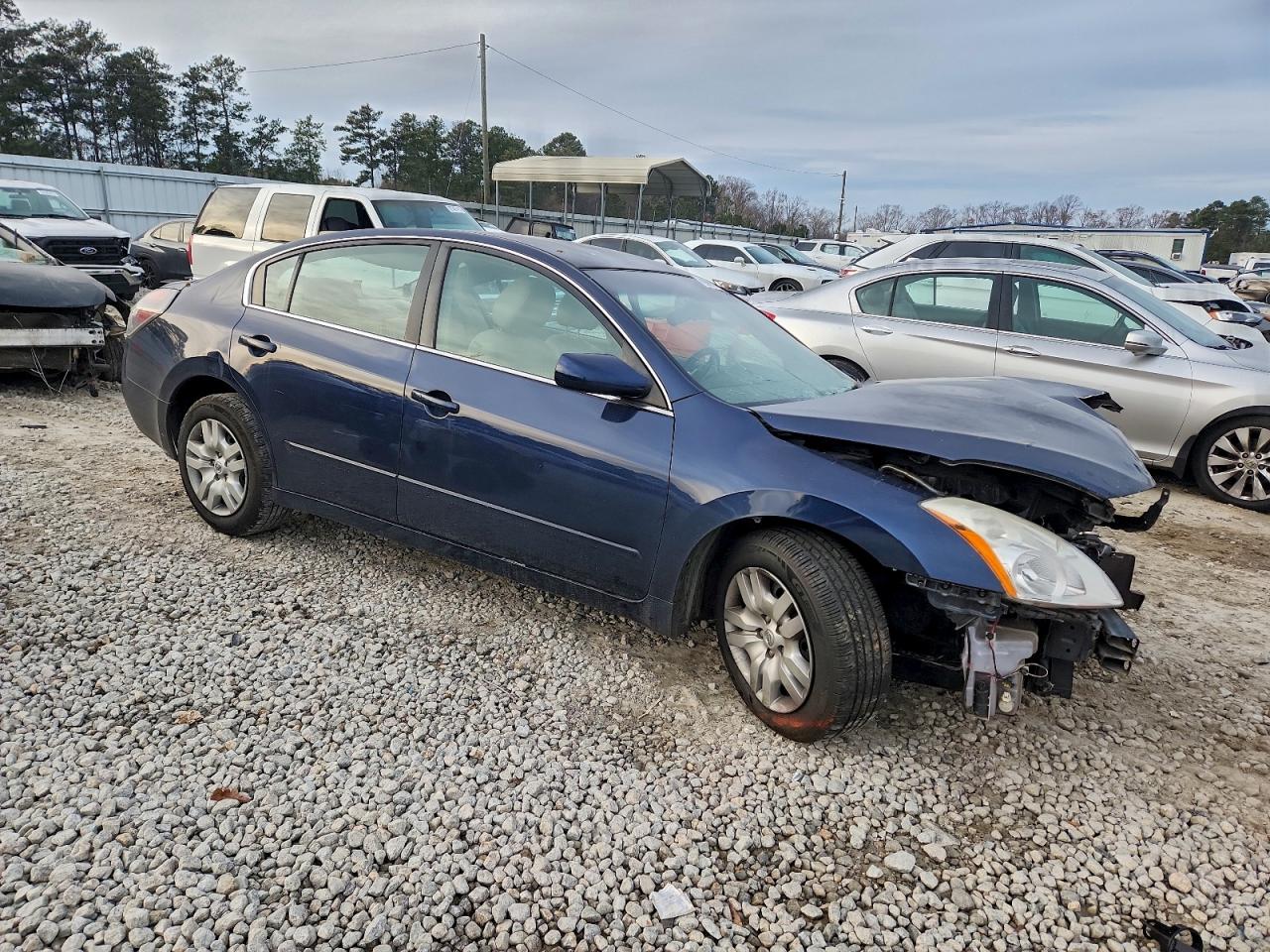 Nissan Altima Base Image 3