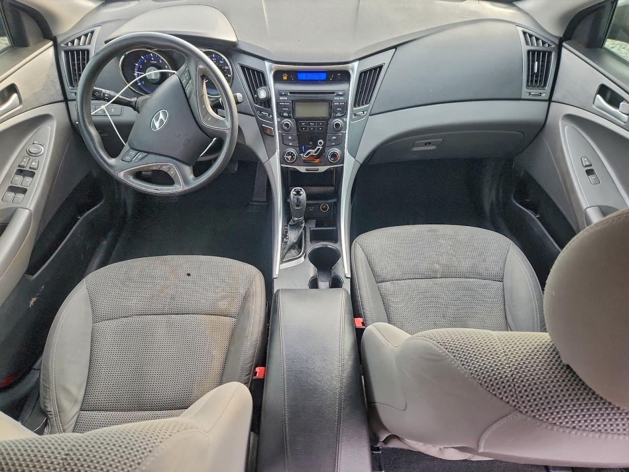 Hyundai SONATA Gls Image 10