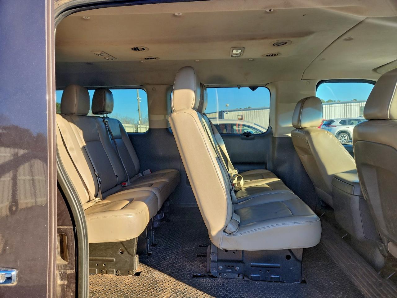 Nissan Nv 3500 S Image 12