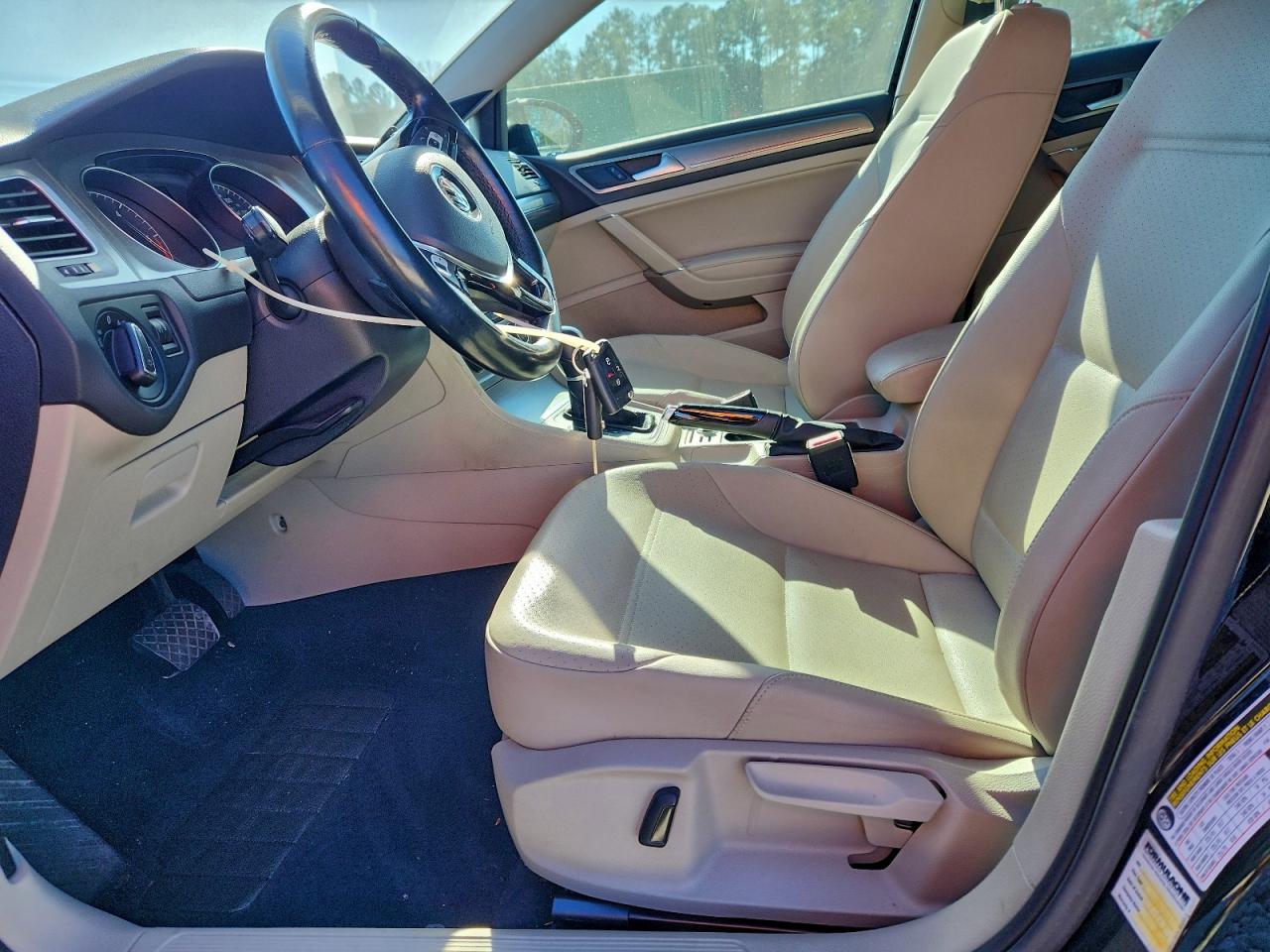 Volkswagen Golf Tdi Image 10