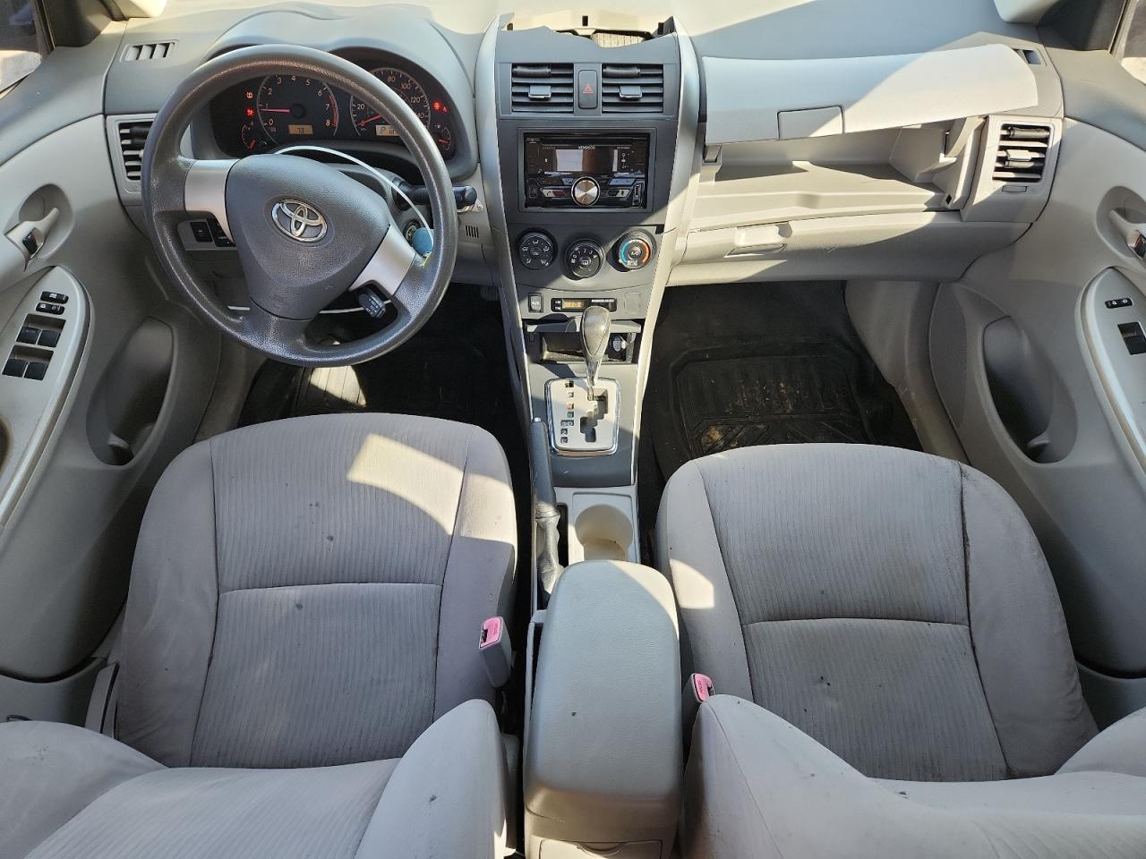 Toyota Corolla Base Image 2