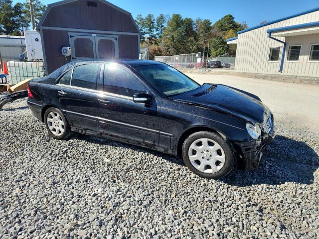 Mercedes-Benz C-Class 350 Image 13