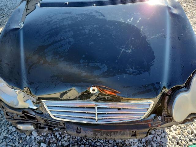 Mercedes-Benz C-Class 350 Image 6