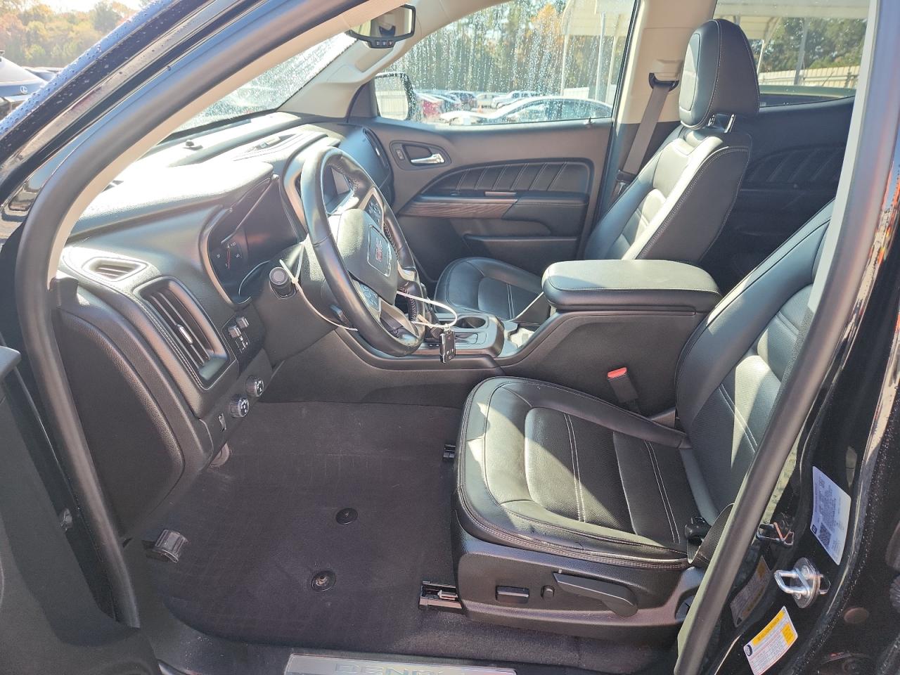 GMC Canyon Denali Image 3