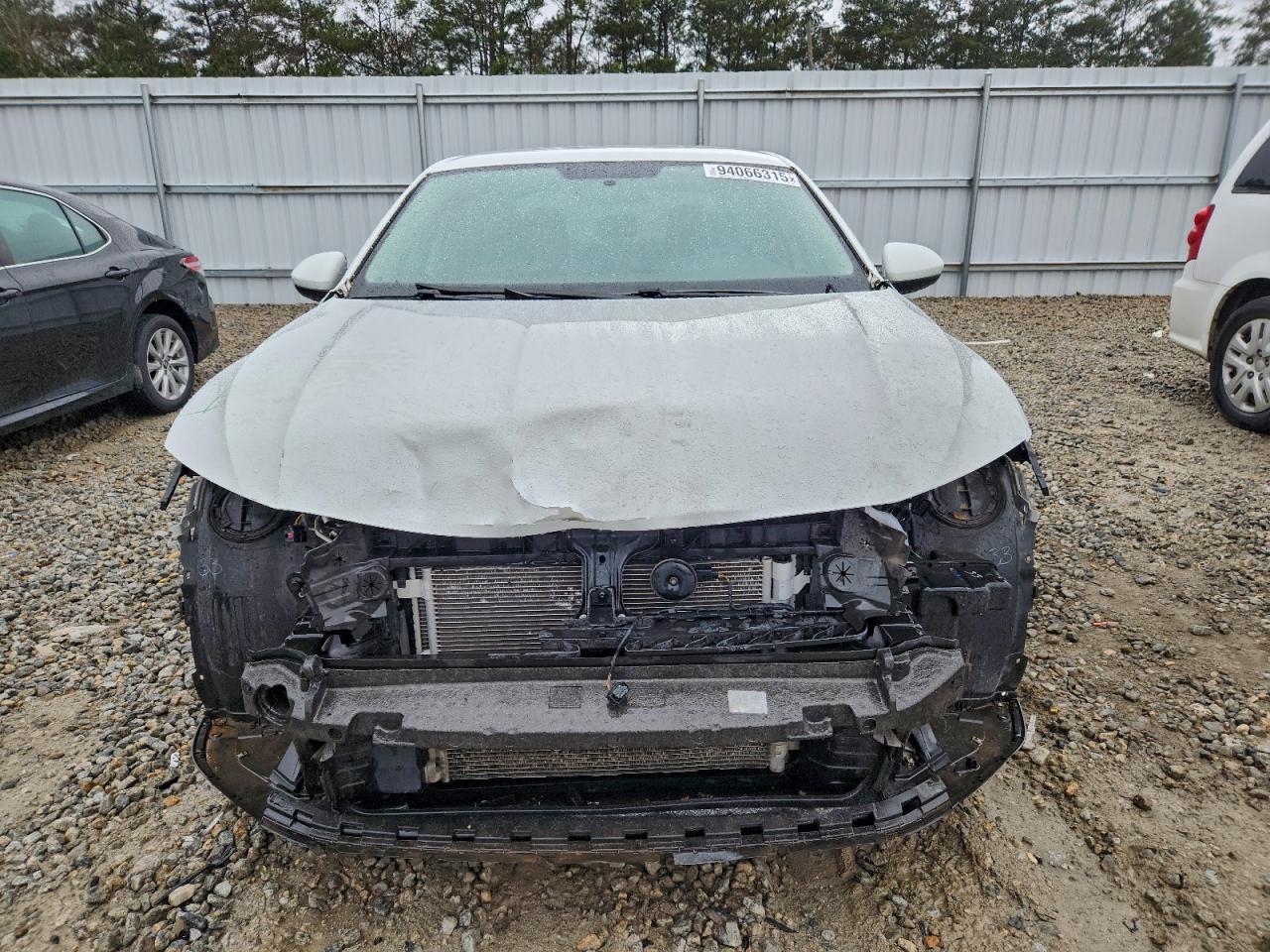 Volkswagen Jetta S Image 3