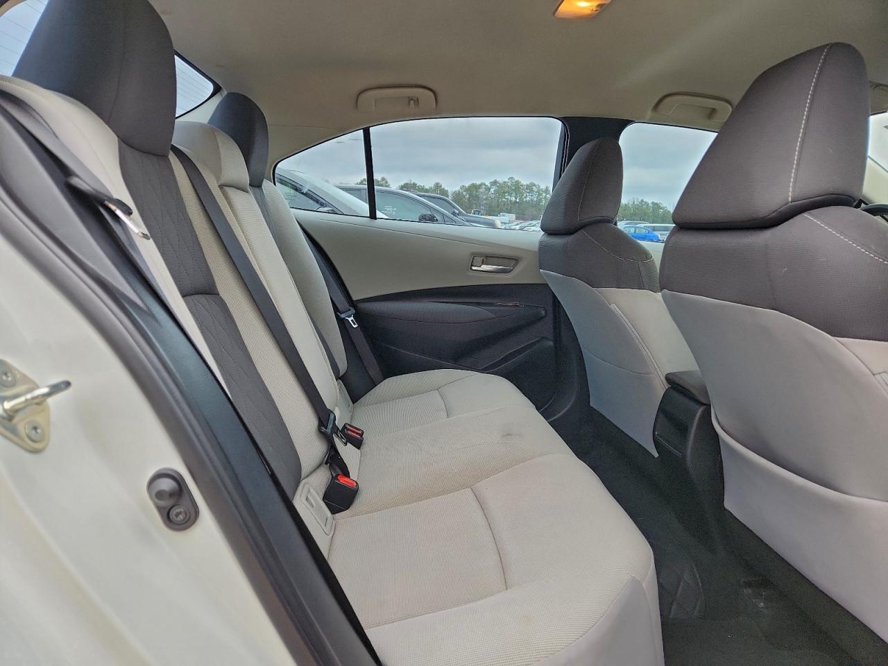 Toyota Corolla Le Image 7