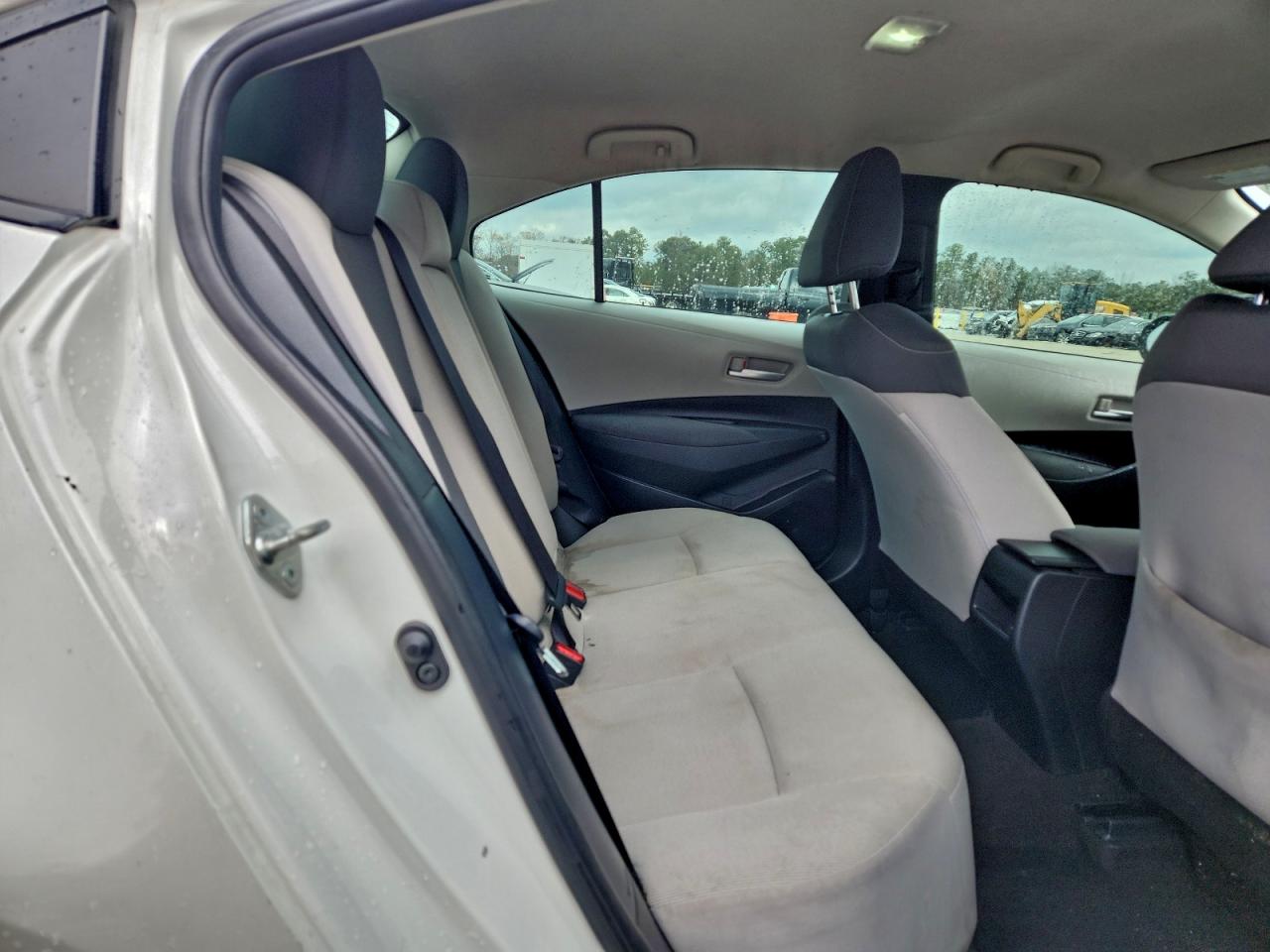 Toyota Corolla Le Image 5