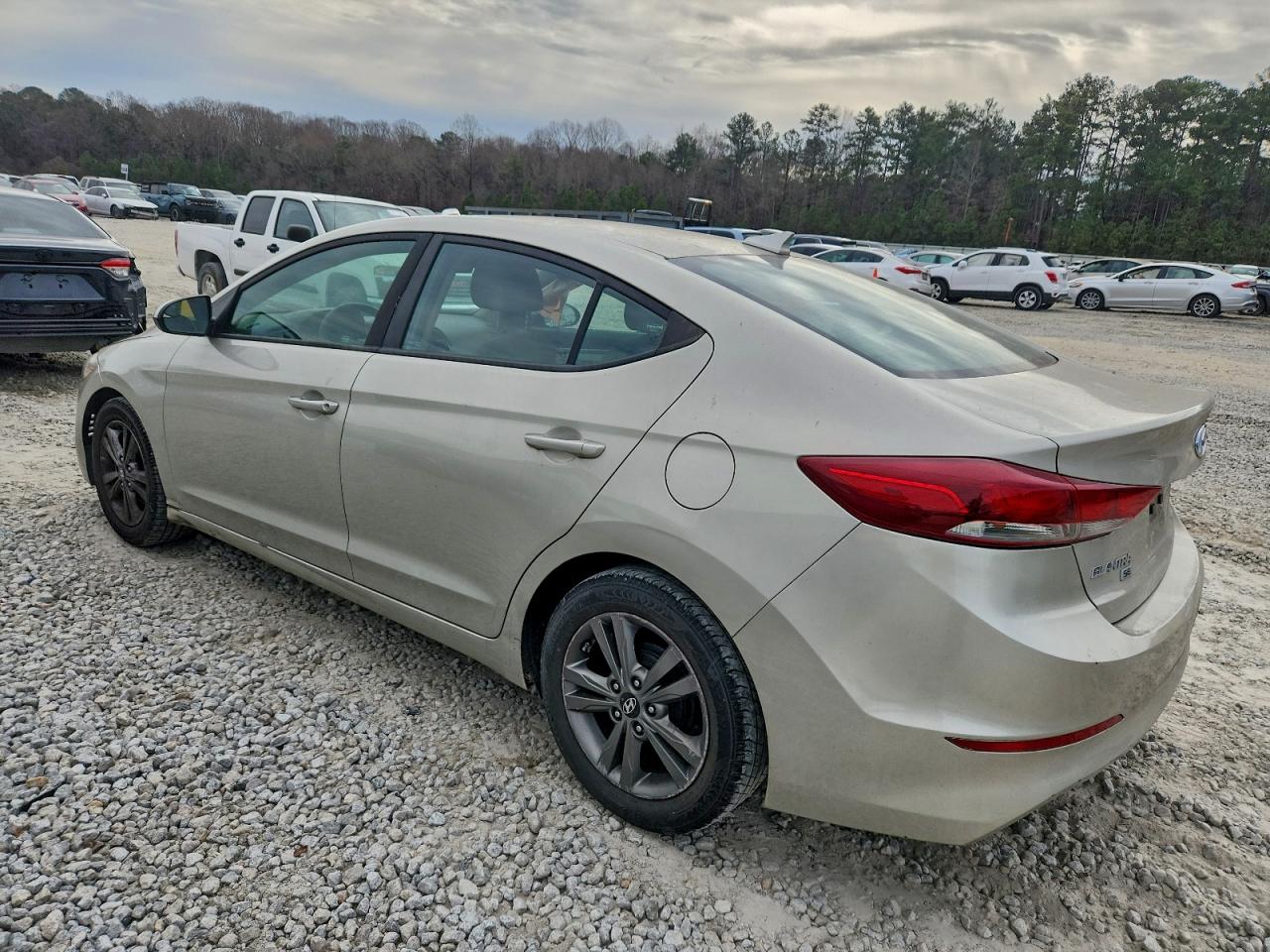 Hyundai ELANTRA Se Image 3