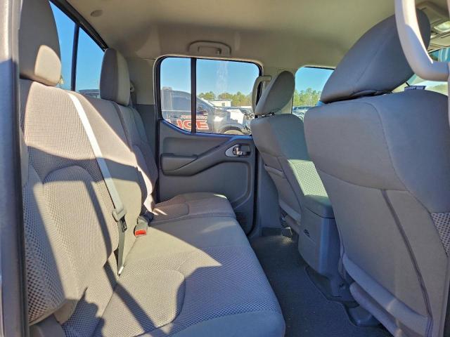 Nissan Frontier S Image 2