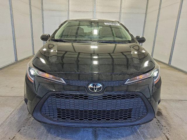 Toyota Corolla Le Image 9