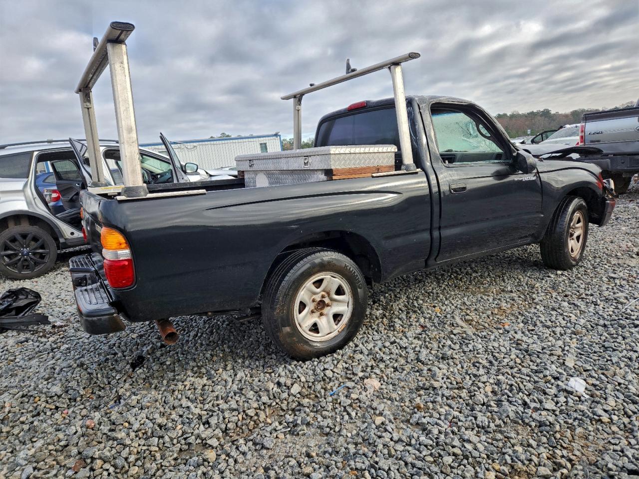 Toyota Tacoma Image 12
