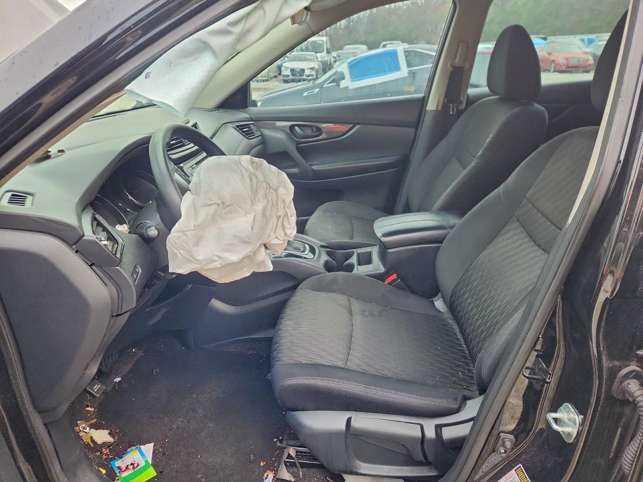 Nissan Rogue S Image 4