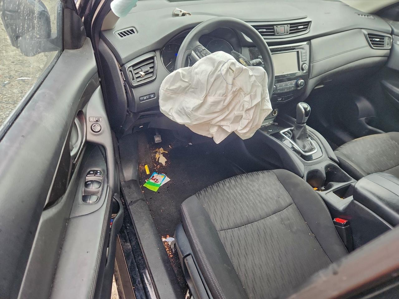 Nissan Rogue S Image 6