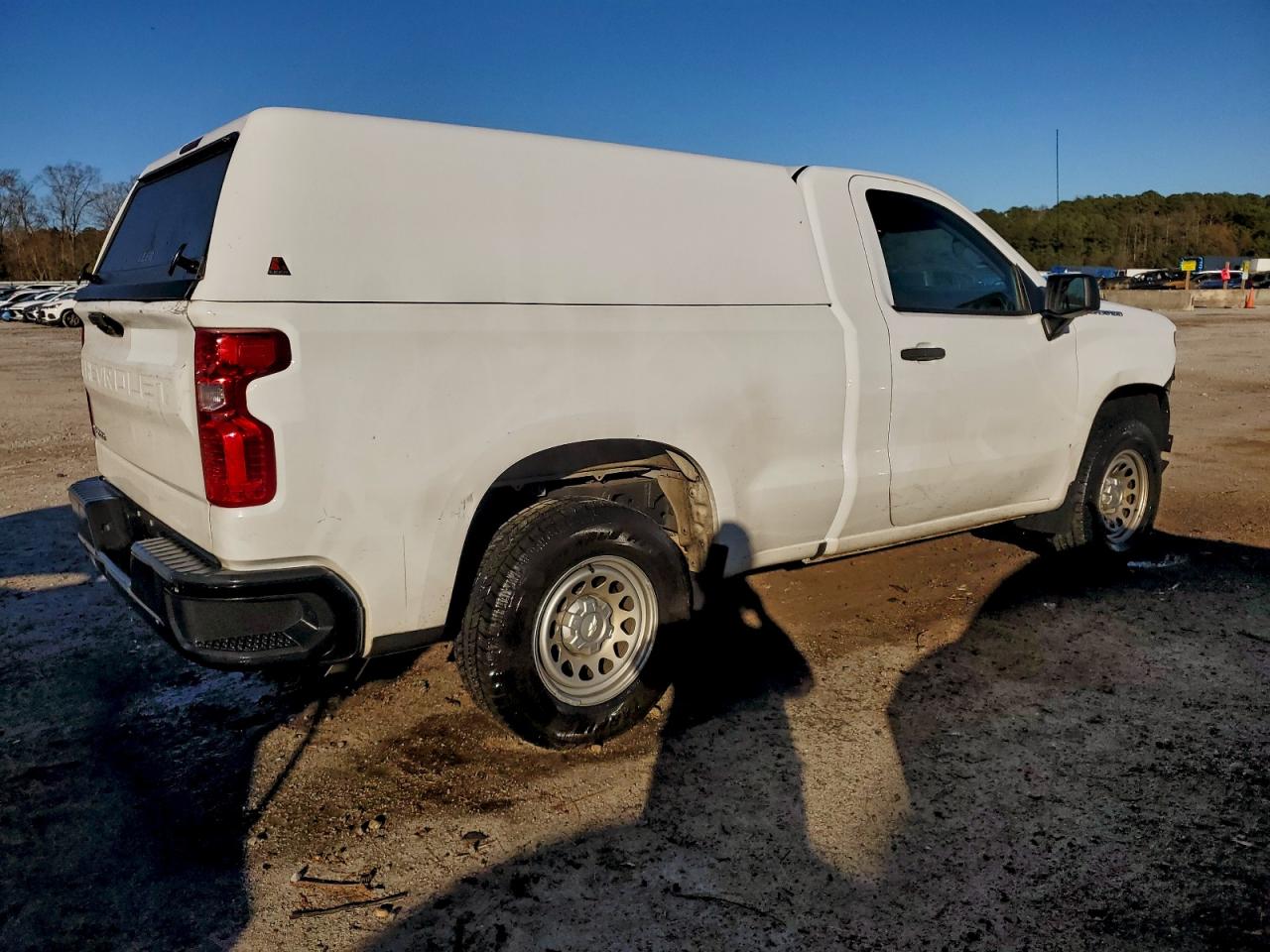 Chevrolet Silverado C1500 Image 5