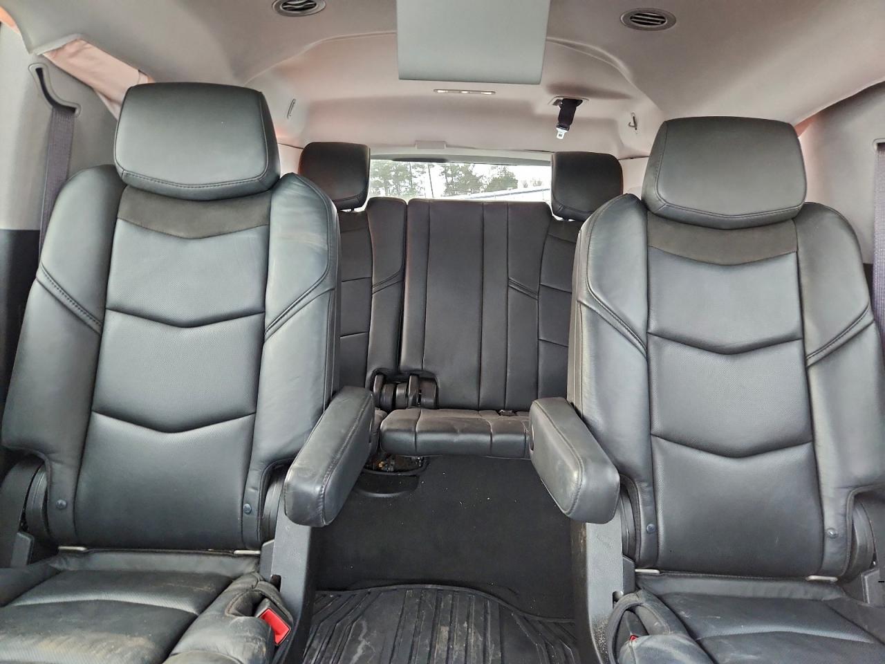 Cadillac Escalade Esv Luxury Image 10