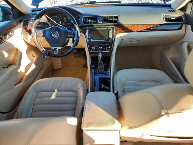 Volkswagen Passat Sel Image 9
