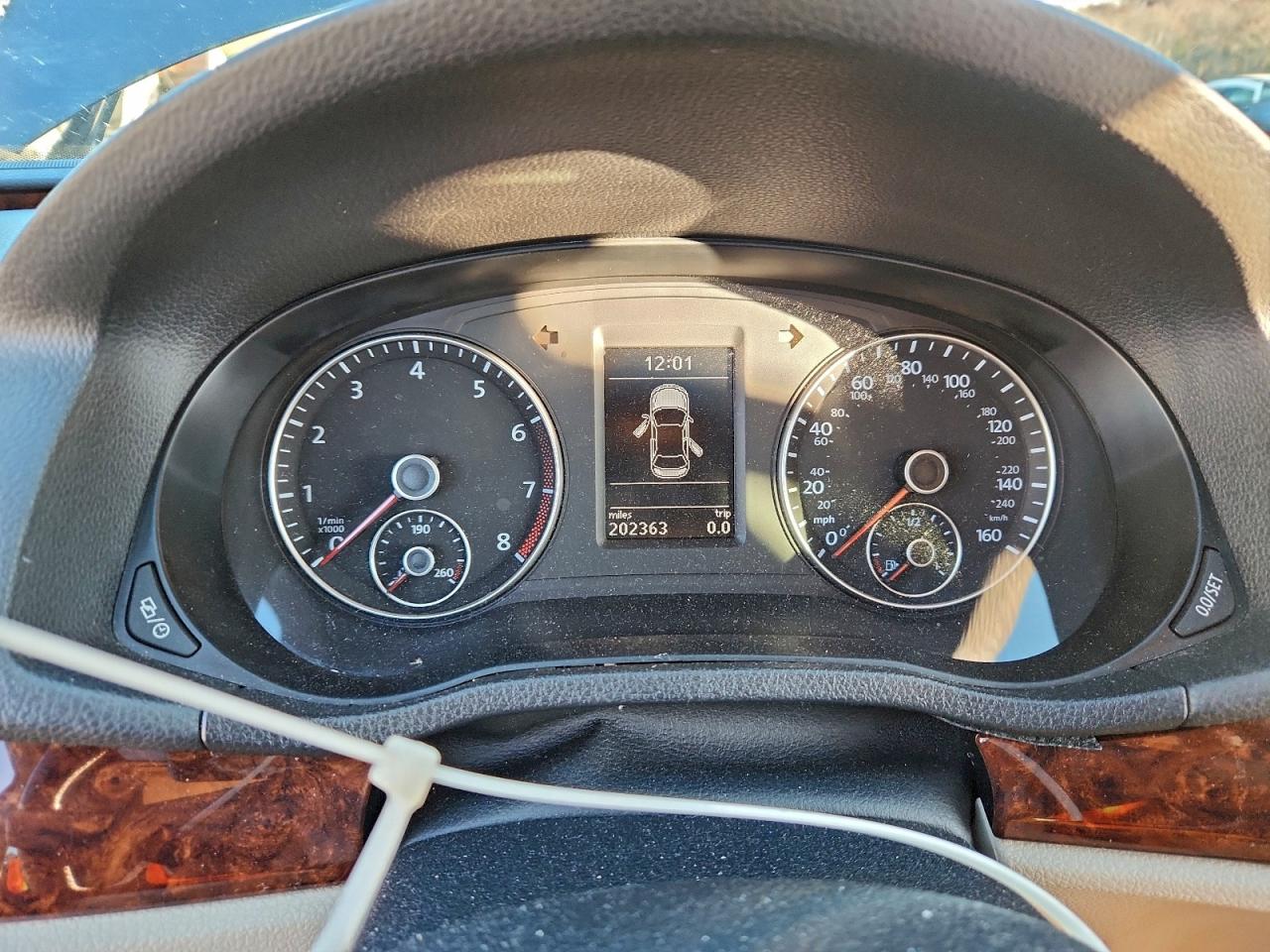 Volkswagen Passat Sel Image 7